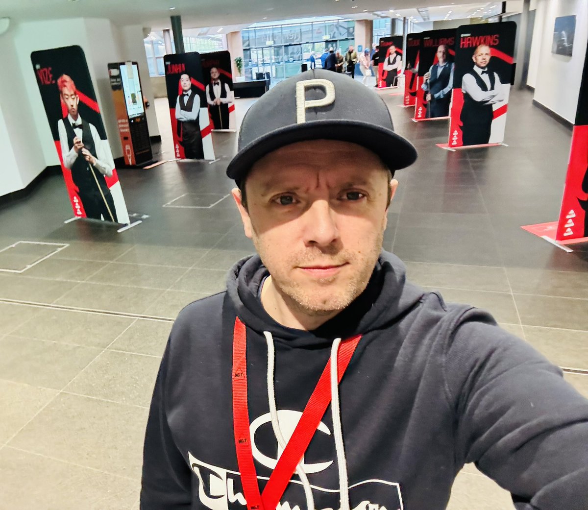 Emergency re tip last night in Manchester for current world Champion Kyren Wilson. 

Never easy playing at 7pm when you’re getting a tip fitted at 6:55pm.

Tip of choice was the superb <a href="/MWSnooker/">Mark WIlliams Snooker</a> Nude hard.

Huge thanks to <a href="/TWSportsManager/">TWSportsManagement</a> for the 2nd opportunity to fit for Kyren