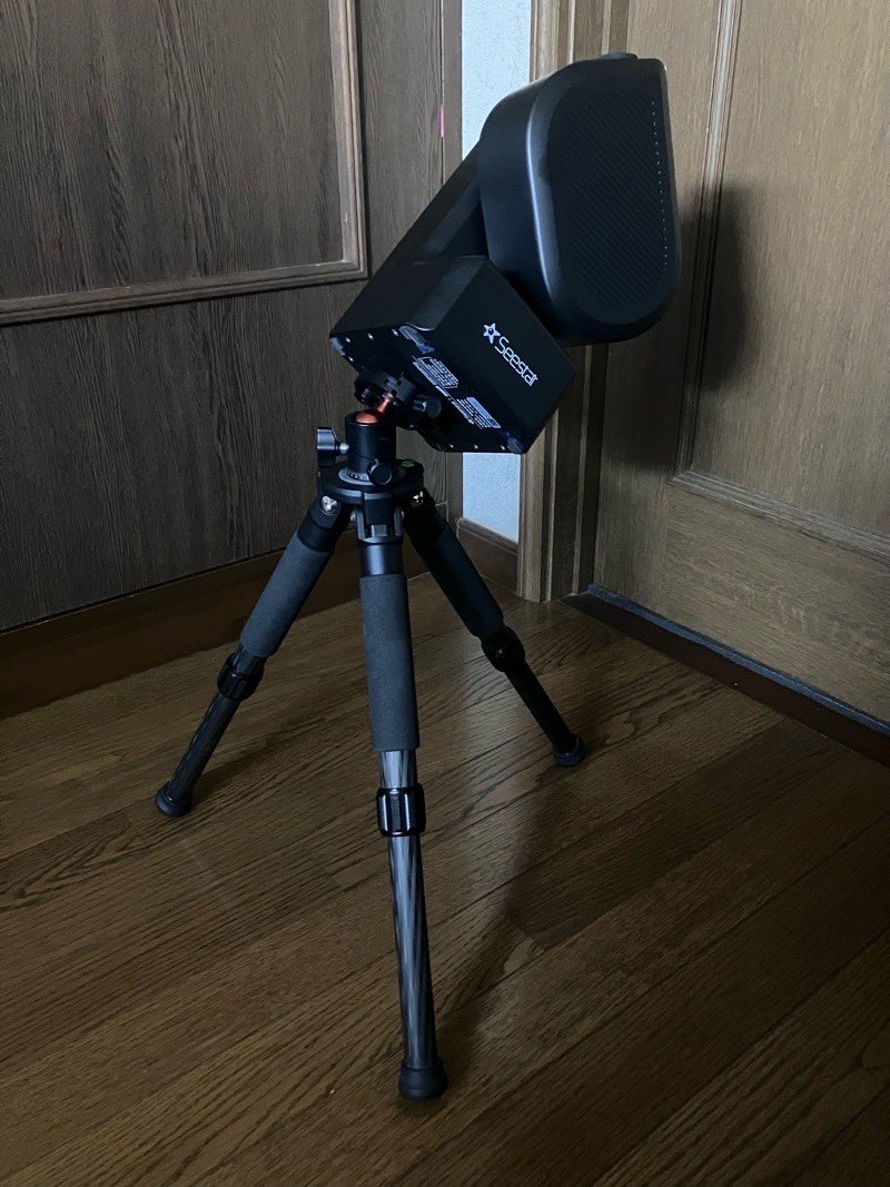 mr14393's tweet photo. そろそろZWO純正品の赤道儀mode対応機材など発売されそうなので、現時点での新たな出費はしたくない…
はい、使わずにお蔵入りしてたボール式雲台（X軸回転機構はボール調整と別に備わってます） で無理矢理 EQ mode🔭を試してみました！
『押すなよ！絶対に押すなよ‼︎😥』

意外に普通に動きます https://t.co/xfYitUFxAP