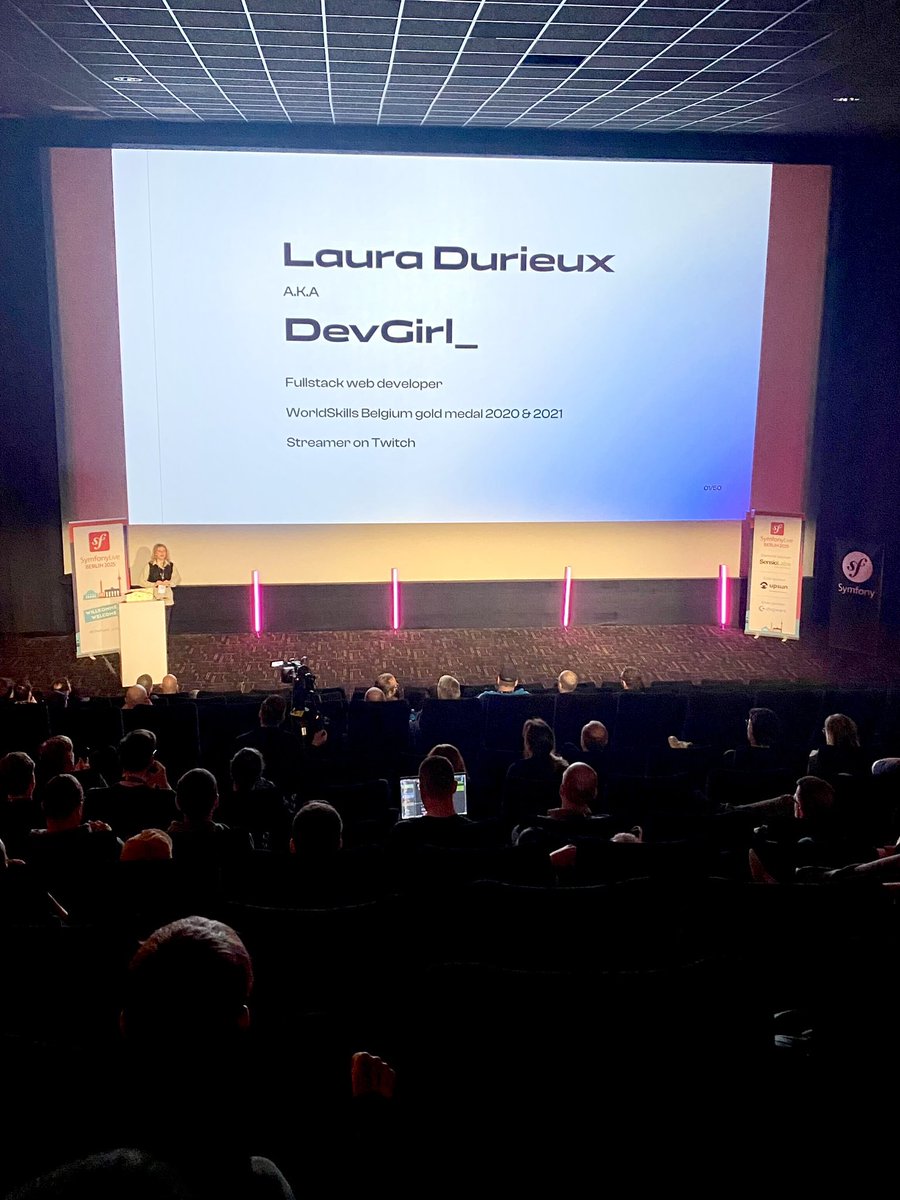 symfony_live's tweet image. 🔴Day 2 of #Symfony_Live Berlin is kicking off!
🔥First up: “Where have the women of tech history gone?” with @devgirl__ 🔥 Let’s go!
