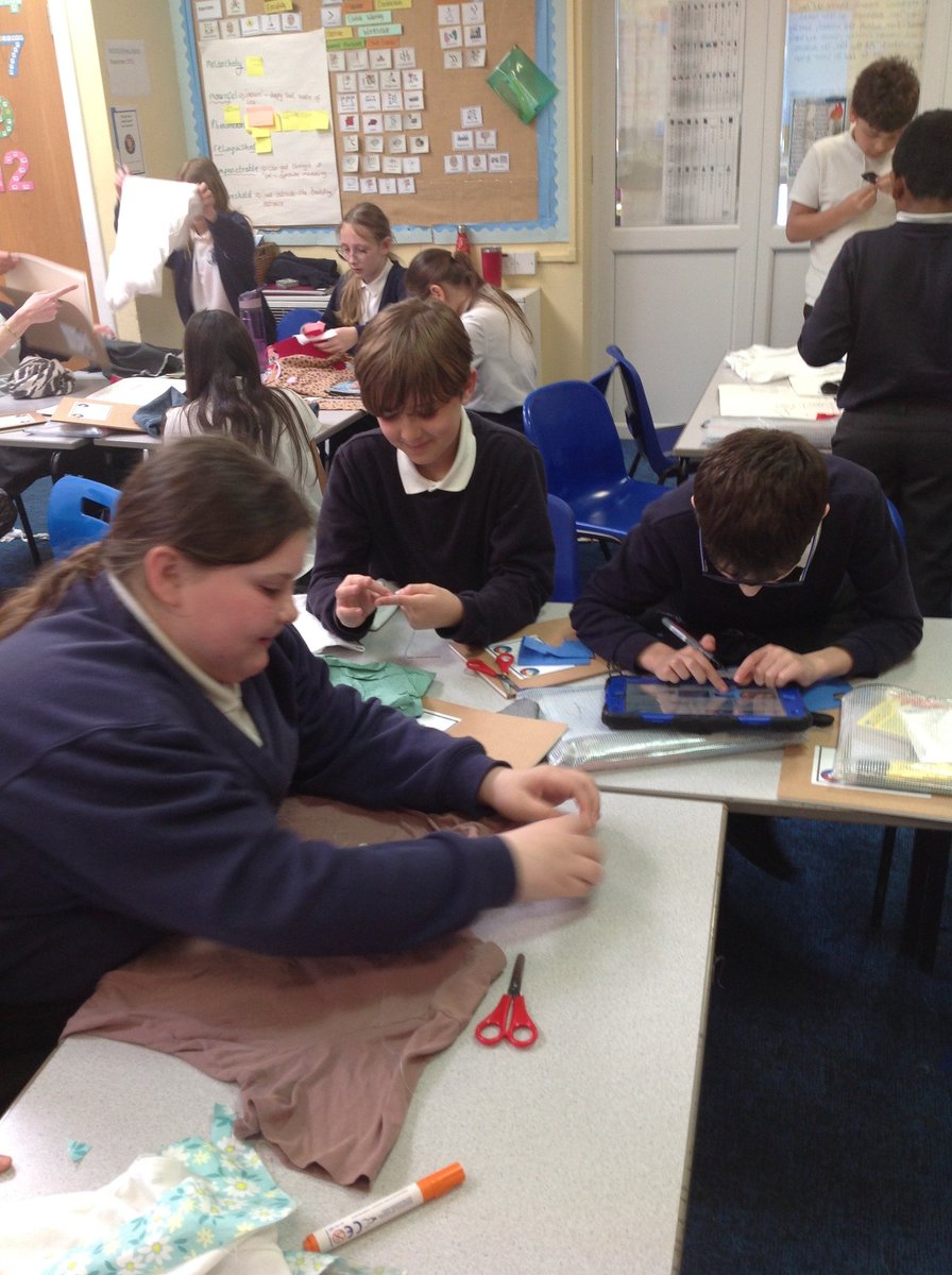 Polar bear team have had a fantastic afternoon using their sewing skills to patch, decorate and mend items of clothing. This was inspired by make do and mend from our World War Two topic.