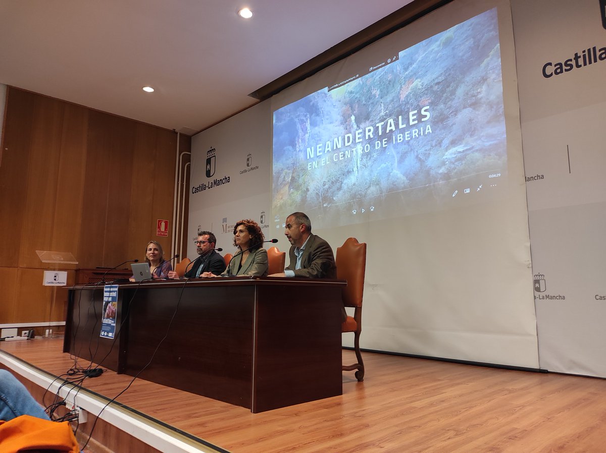 UNED Guadalajara (@guadauned) on Twitter photo El pasado jueves 3 abril en Salón Actos Museo Guadalajara documental Neandertales en el centro de Iberia de <a href="/UNED/">UNED</a> Media.
La presentación contó con Jesús F. Jordá Profesor Prehistoria UNED, Tania Gálvez Realizadora UNED Media y Directora <a href="/GuadaUNED/">UNED Guadalajara</a> <a href="/LorenaJimnezNu1/">Lorena Jiménez Nuño</a> El pasado jueves 3 abril en Salón Actos Museo Guadalajara documental Neandertales en el centro de Iberia de <a href="/UNED/">UNED</a> Media.
La presentación contó con Jesús F. Jordá Profesor Prehistoria UNED, Tania Gálvez Realizadora UNED Media y Directora <a href="/GuadaUNED/">UNED Guadalajara</a> <a href="/LorenaJimnezNu1/">Lorena Jiménez Nuño</a>