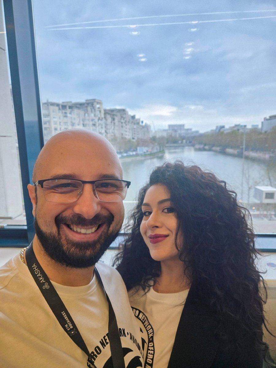 Connecting with On-Chain Friends <a href="/ETHBucharest_/">ETH Bucharest</a>

<a href="/StefanOlaruSB/">Stefan Olaru | Ofero Network</a> <a href="/Ana_Maria_Olaru/">Ana Maria Olaru</a>