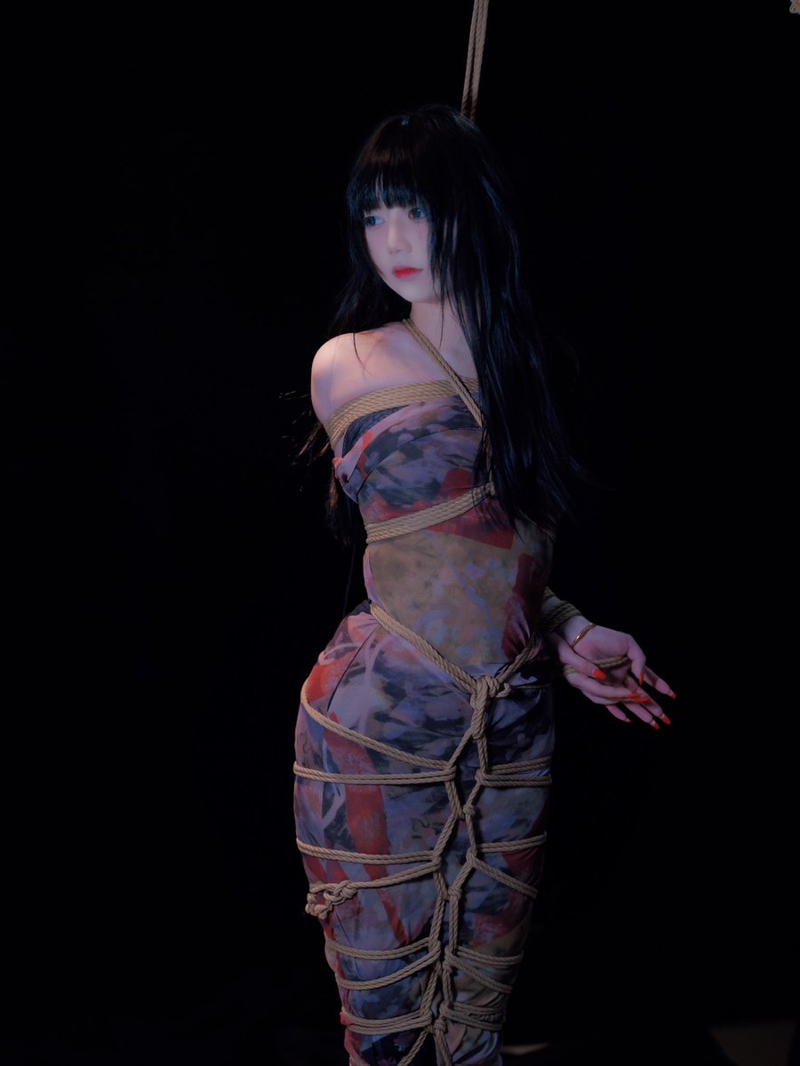 束缚的身躯 是自由的灵魂

🪢<a href="/SSRY_B/">亖亖</a> 
📷<a href="/BuyeBondage/">不夜</a> 

#绳艺 #绳缚 #捆绑