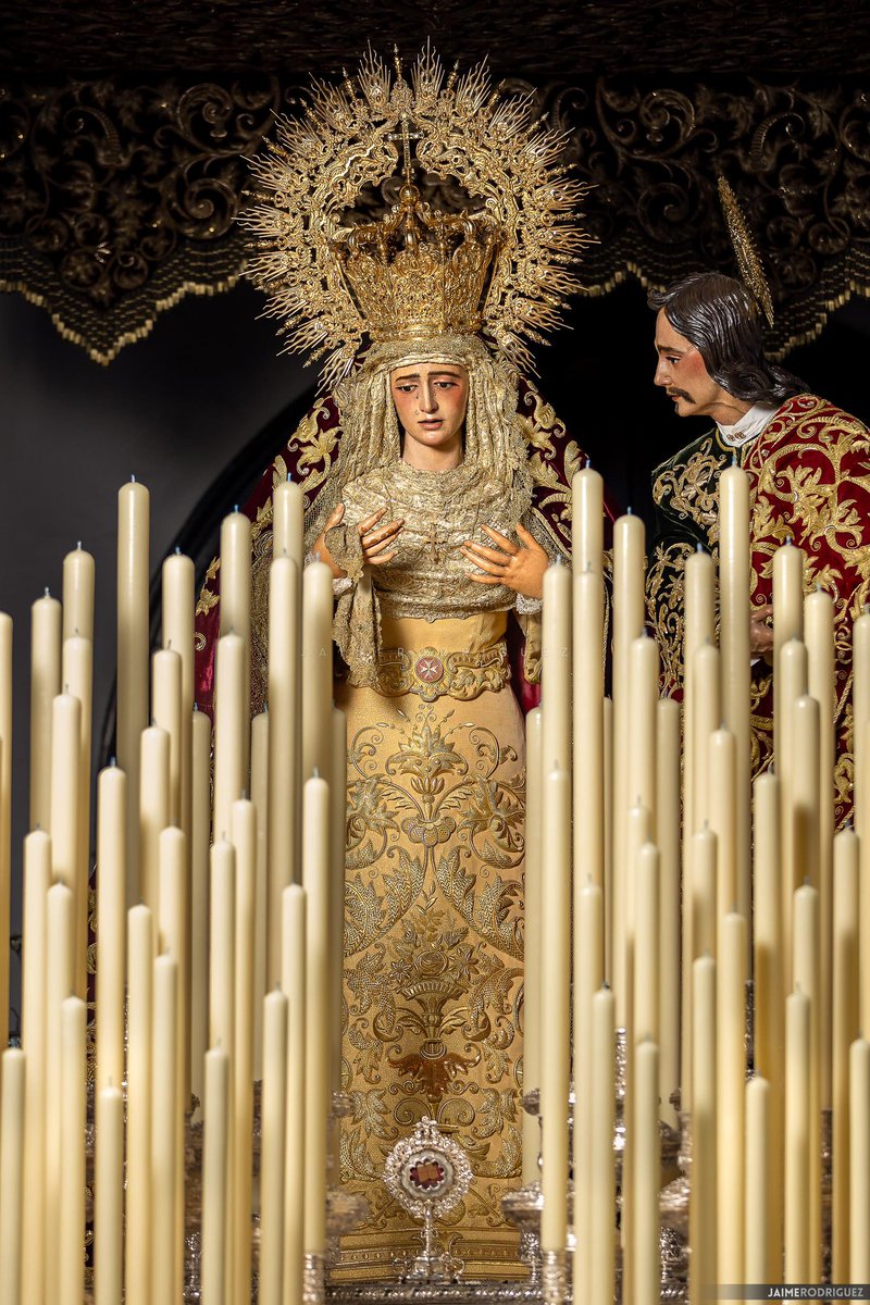 ¡𝐁𝐄𝐍𝐃𝐈𝐓𝐀 𝐒𝐄𝐀 𝐓𝐔 𝐏𝐔𝐑𝐄𝐙𝐀, 𝐘 𝐄𝐓𝐄𝐑𝐍𝐀𝐌𝐄𝐍𝐓𝐄 𝐋𝐎 𝐒𝐄𝐀!

María Santísima de la Amargura ha amanecido en la mañana de este quinto viernes de Cuaresma en su paso de palio, junto a San Juan Evangelista.

#SilencioBlanco25

📸<a href="/jaimerfz/">Jaime Rodríguez</a>