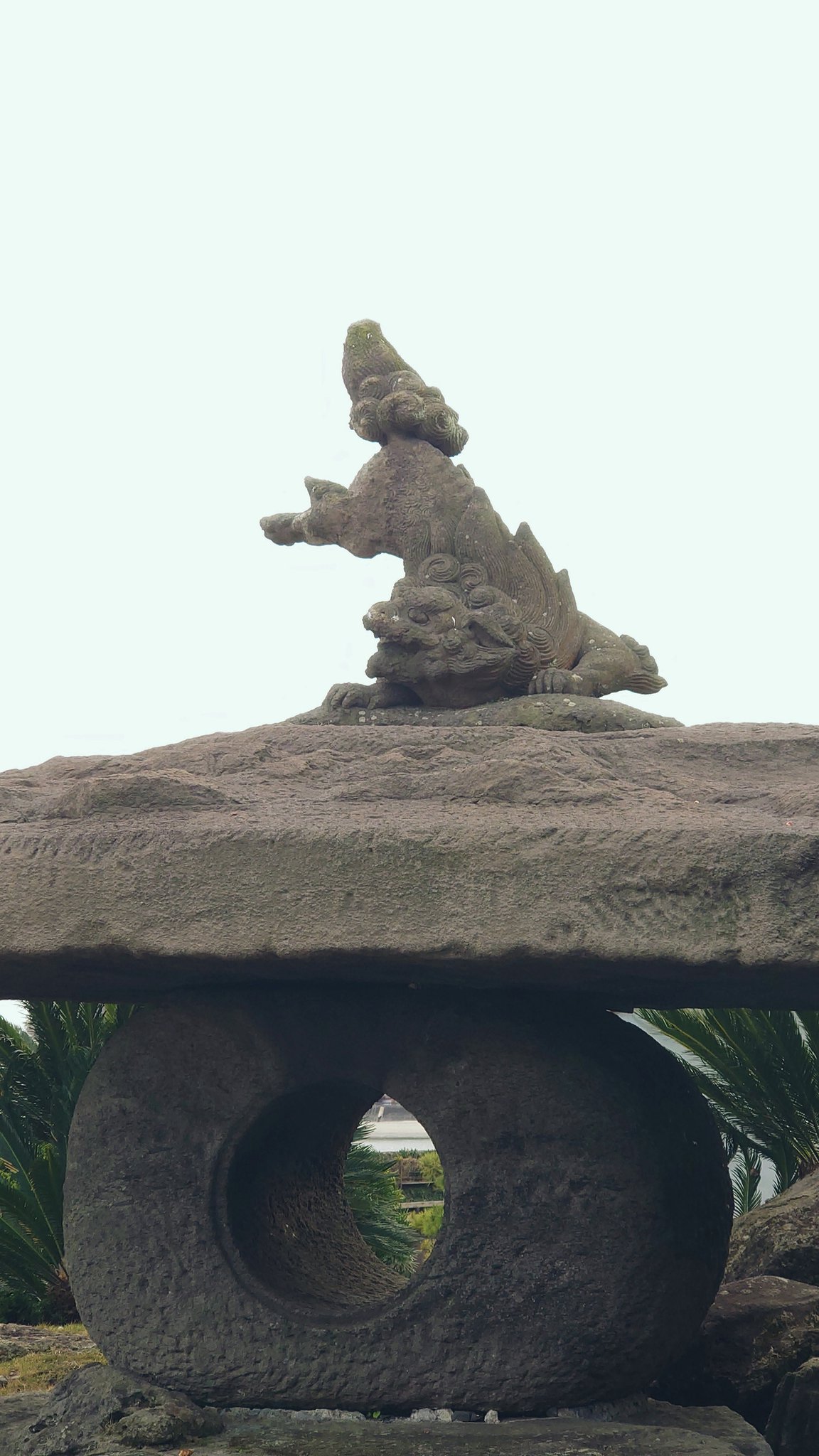 石灯籠 超希少 珍品 獅子 虎 燈篭 です。 石灯籠 超希少 珍品 獅子 虎 燈篭 です。