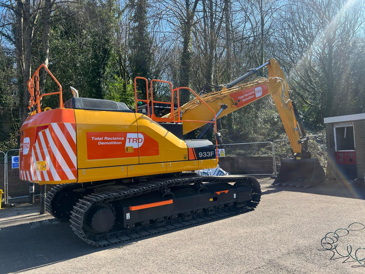 TotalReclaims's tweet image. We’re thrilled to welcome a brand new #LiuGong 933F excavator - an absolute beauty 😍 to our fleet! 

This powerhouse is designed for maximum efficiency, durability, and operator comfort, making it the perfect addition to tackle our toughest projects.

📸 Lee Upton

#LiuGong933F