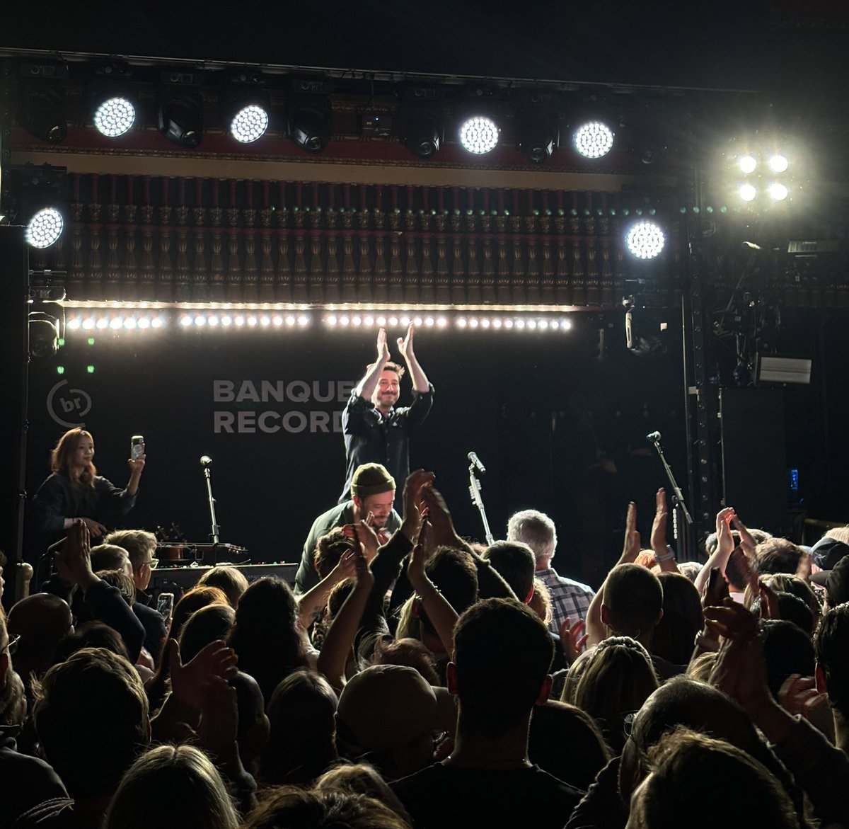 JaydenQPR's tweet photo. . @MumfordAndSons @BanquetRecords https://t.co/zWGwEuVf4o