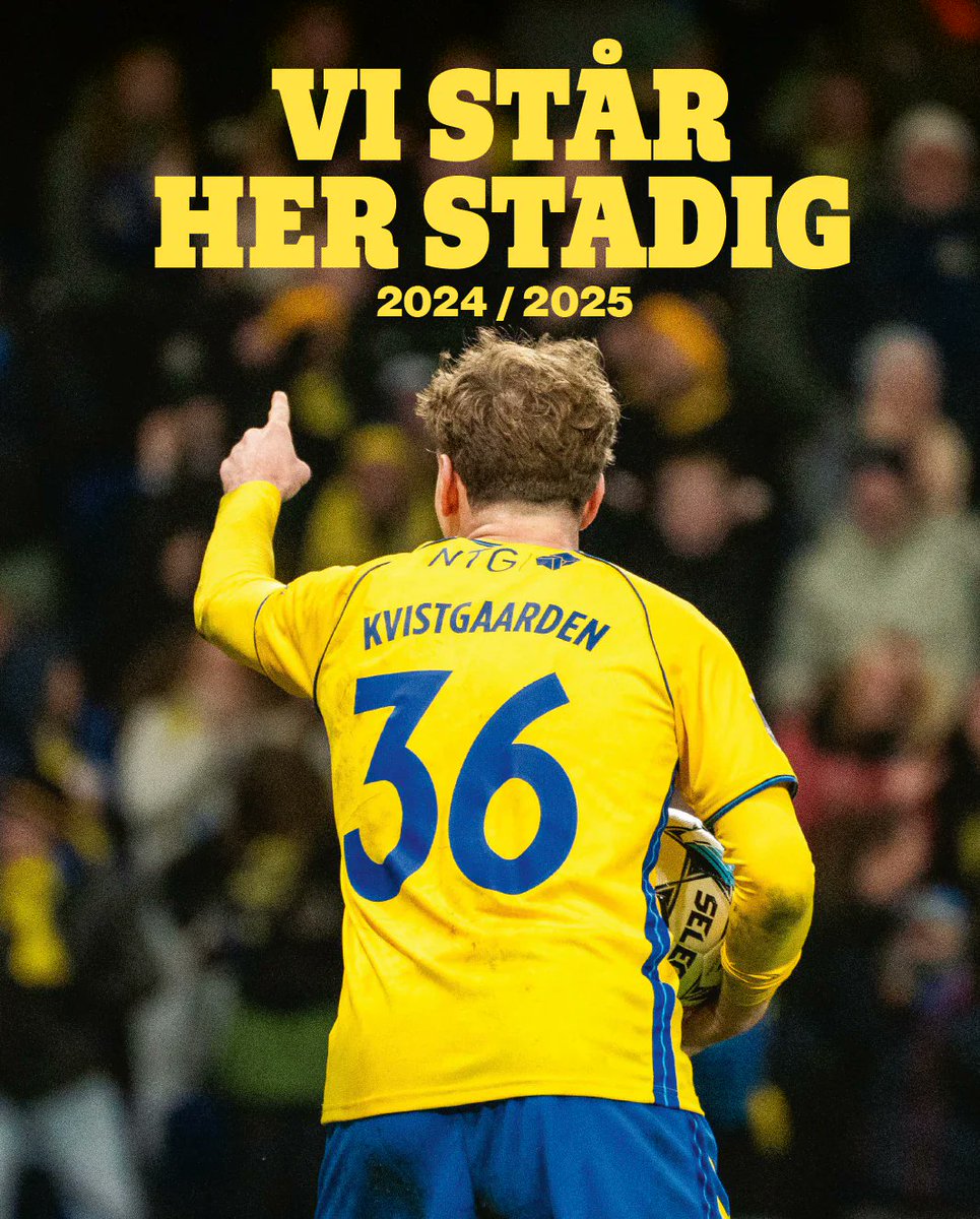 nannasoph's tweet image. Det er den tid på året, hvor jeg skriver ekstra meget. Årsbogen, sæsonbogen, samleobjektet, det fysiske bevis på det, der skete i sæsonen 2024/2025 💛💙

Forsalg nu! Vi skal nå 500 solgte i fs, hvis økonomien skal hænge sammen og bogen skal gå i trykken.

helminsorgenfri.dk/products/vi-st…