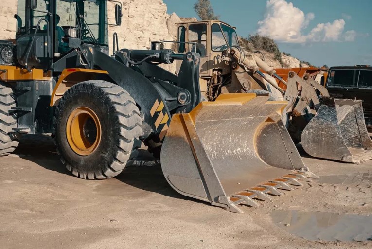 TexasEquipRe's tweet photo. Keep your equipment running smoothly with reliable mobile repair in Austin, Texas. We come to you for fast diagnostics and repairs, minimizing downtime and keeping your fleet working efficiently. To learn more, visit our website: https://t.co/s1CerYDpVC

#MobileRepair #AustinTX https://t.co/snut07QPlp