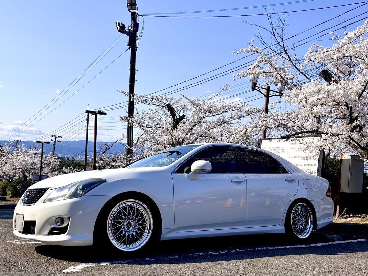 aprilsanta tweet media