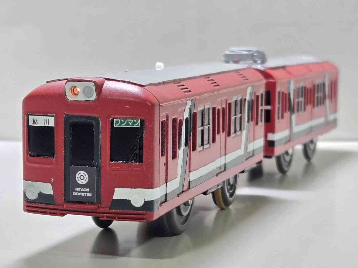 super_melolon's tweet photo. #改造プラレール 新作　#日立電鉄 2000形です！ 実車同様、営団2000形から改造。 前面窓とワイパーを加工、ルーバーを一部埋め立て、妻面窓開け、雨樋とパンタの設置等して塗装しました。 日立電鉄廃線20年に合わせて制作していましたが、盛大に遅刻しました（ https://t.co/SgOMJUYmXV