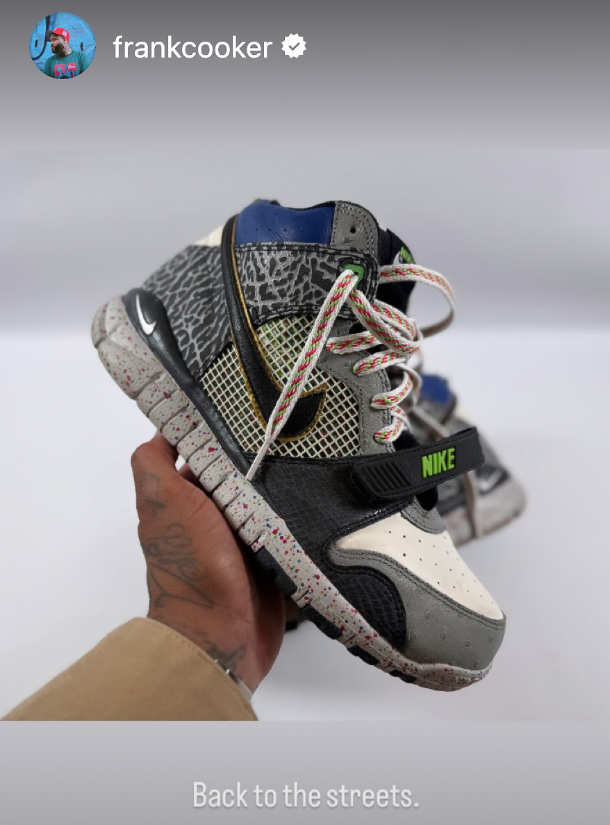 JustFreshKicks tweet media