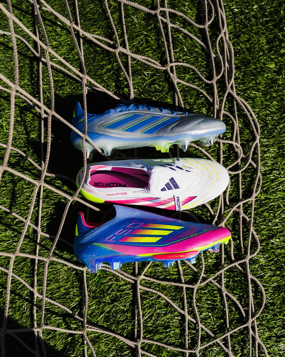 futbolemotion's tweet photo. ๐ Esto es lo nuevo de @adidasfootball para la recta final de la temporada!
๐ El Celestial Victory Pack ๐
๐๏ธ YA en nuestras tiendas y en la web!
--
#futbolemotion #adidas #adidasfootball #adidaspredator #adidasf50 #adidascopa #celestialvictory https://t.co/E43klqETHU