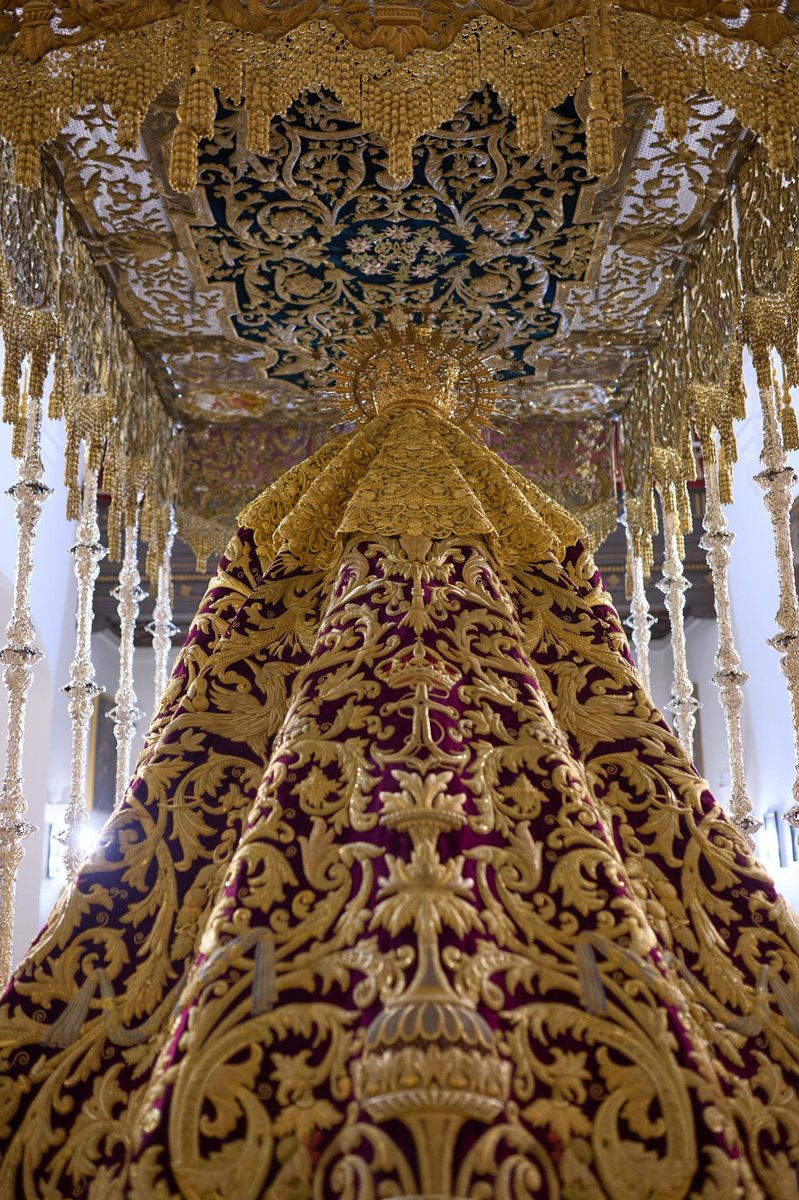 Nuestra Señora de la Esperanza, en su paso de palio

Nuestra Señora de la Esperanza ya se encuentra, desde la mañana de hoy, viernes 4 de abril, entronizada en su paso de palio para su próxima salida en la Madrugada del Viernes Santo.

Luce la saya del XXV aniversario de su