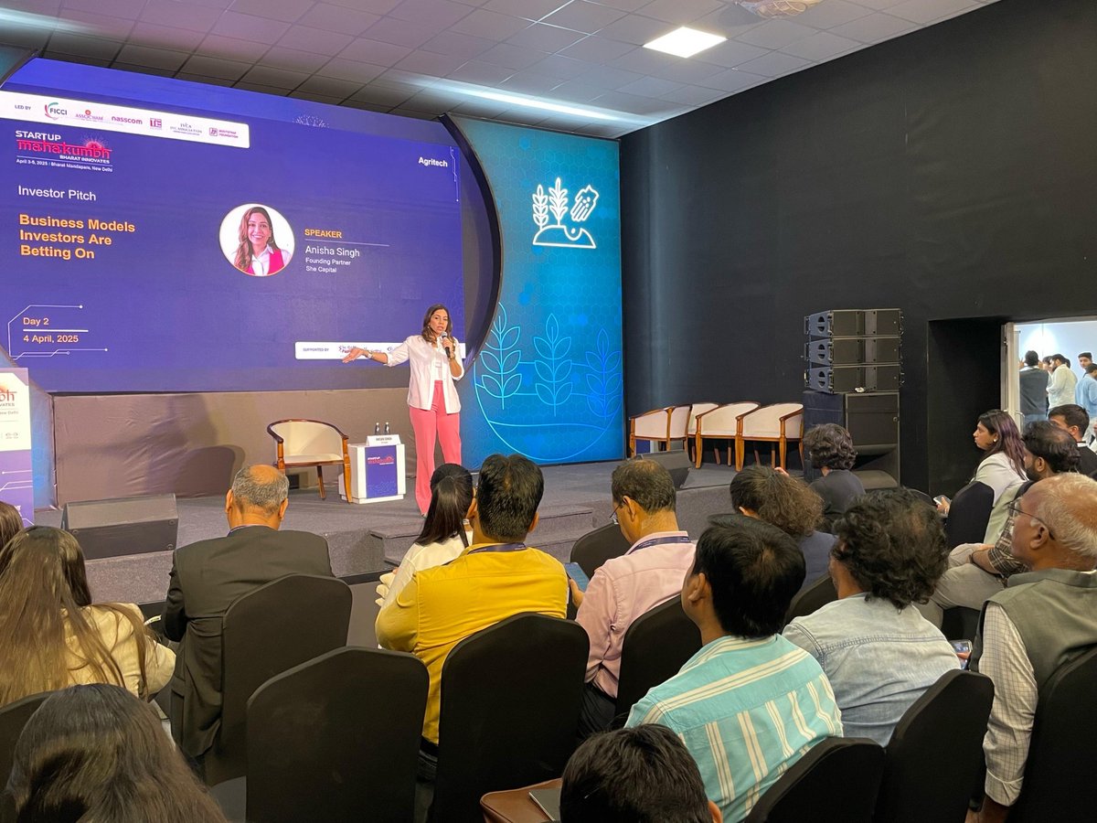 Welcome to Day 2 #Agritech Pavilion at
<a href="/StartupMhakumbh/">Startup Mahakumbh</a>
In the Pic- An insightful session with

<a href="/anishasinghas/">Anisha Singh</a>
Founding Partner,
<a href="/she_capital/">She Capital</a>
.   Also a token of appreciation from the
<a href="/AavishkaarGrp/">Aavishkaar Group</a>
given by Abhishek Mittal, Partner

<a href="/AavishkaarVC/">Aavishkaar Capital</a>
#BharatInnovates