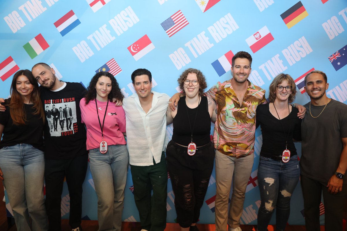 MoonlightRush_'s tweet photo. @bigtimerush Last year in Amsterdam. See u soon in Berlin! Love you guys so much! #BTRDAY2025 https://t.co/Cwvh7npyZH
