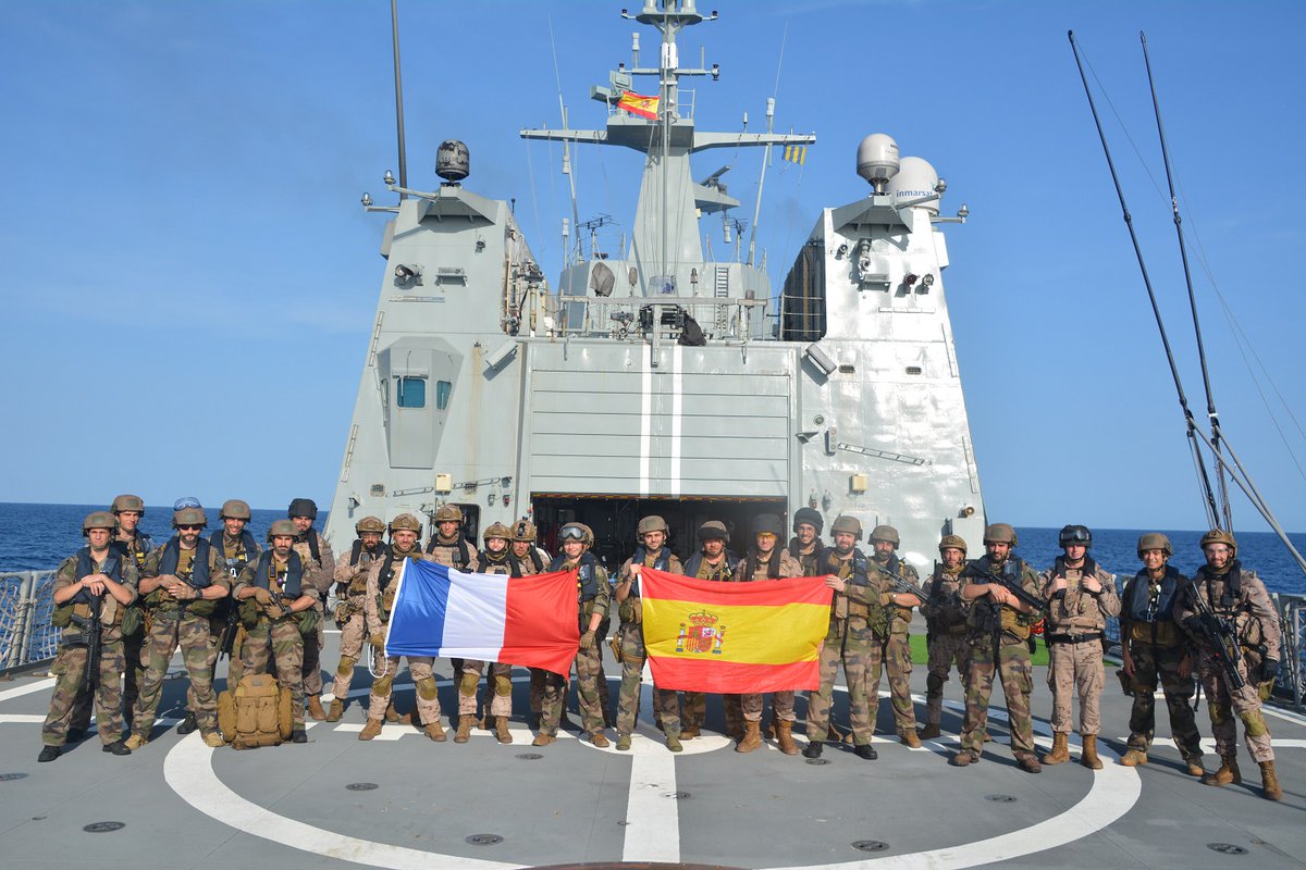 EMADmde's tweet image. El #BAMRelámpago, en misión de Presencias Marítimas Coordinadas en el Golfo de Guinea, ha realizado diversos adiestramientos con el buque CDT 'Ducuing', de la #MarineNationale Francesa. La interoperabilidad entre aliados asegura el éxito de la misión. #MOPS @Armada_esp