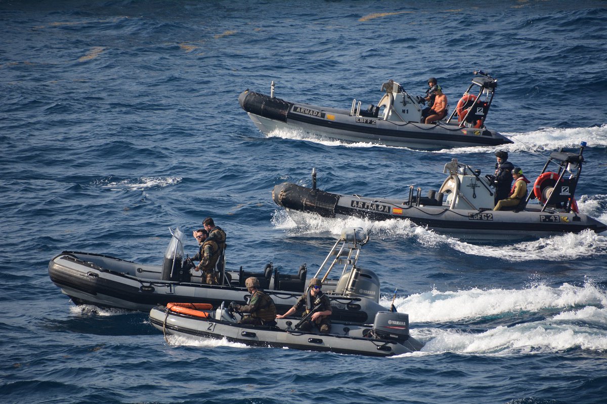 EMADmde's tweet image. El #BAMRelámpago, en misión de Presencias Marítimas Coordinadas en el Golfo de Guinea, ha realizado diversos adiestramientos con el buque CDT 'Ducuing', de la #MarineNationale Francesa. La interoperabilidad entre aliados asegura el éxito de la misión. #MOPS @Armada_esp