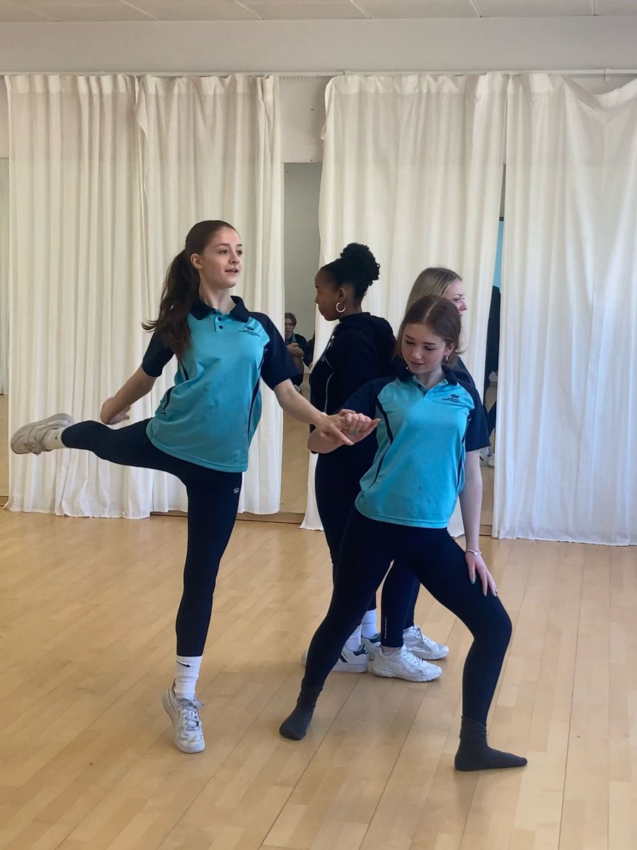 NAISDublin's tweet image. We recently had the pleasure of welcoming Juilliard specialist Hilary Easton! 💃🎭
Hilary shared her expertise in dance and drama through masterclasses and workshops with both students and teachers, bringing fresh creativity and energy to our performing arts programme.👏✨