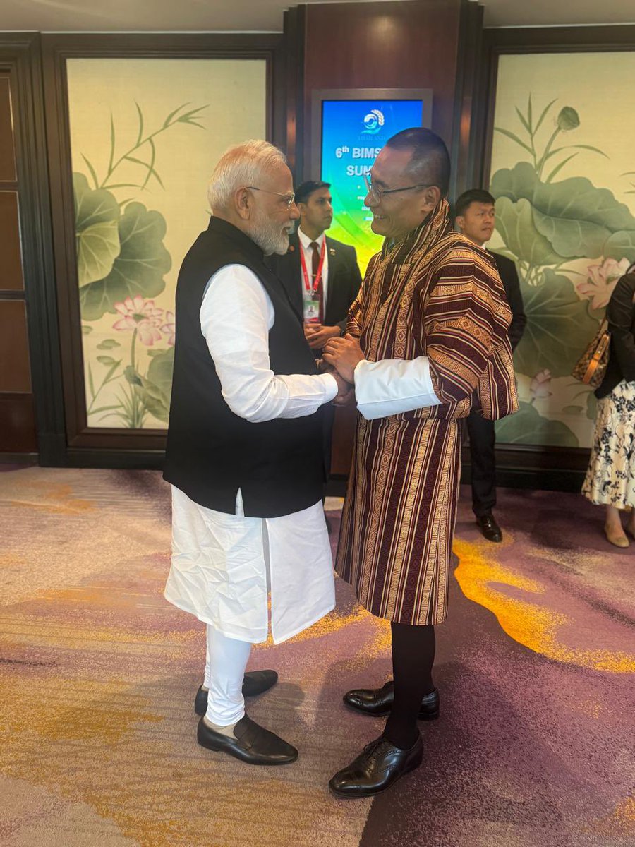 tsheringtobgay's tweet photo. Always a pleasure to meet my elder brother and mentor PM @narendramodi ji.  Discussed BIMSTEC, enhancing regional cooperation, and furthering Bhutan - India friendship. https://t.co/gnvzQEZMpZ