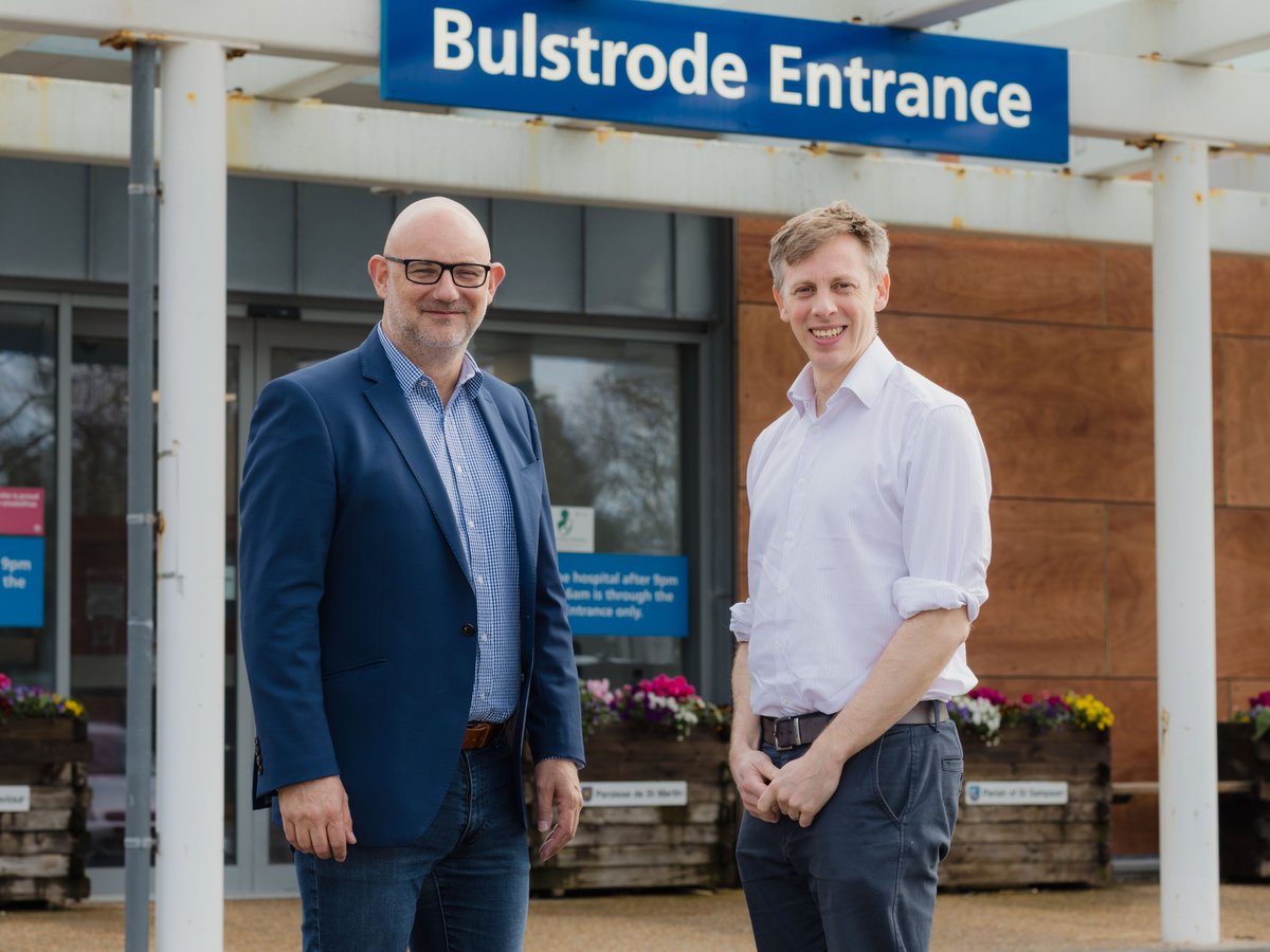 Guernsey patients are now helping advance cancer research in Southampton. 🧬

Blood samples from people with lymphoma &amp; leukaemia will support a new study into better diagnosis &amp; care.

Read more: southampton.ac.uk/medicine/news/…

#CancerResearch #Guernsey #CLL #Southampton