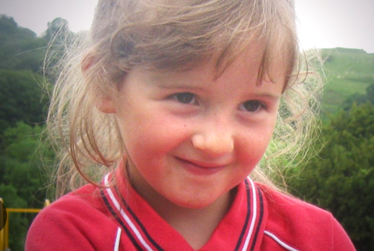 Happy 18th Birthday April 
"Those who touch our lives, stay in our hearts forever"
#AprilJones
<a href="/AprilJonesSmile/">April Jones Smile</a>