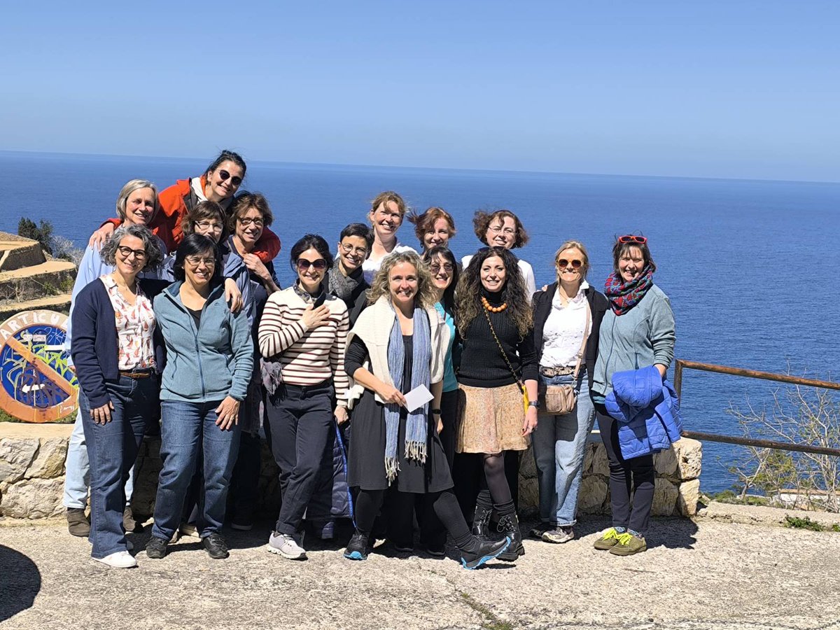 IFISC (UIB-CSIC) (@ifisc_mallorca) on Twitter photo The 3rd Women for Quantum workshop gathered senior women quantum physicists in Mallorca to advance gender equity in science.
Supported by <a href="/helsinkiuni/">University of Helsinki</a>, <a href="/UIBuniversitat/">Universitat de les Illes Balears - UIB</a> & <a href="/QuantumSpain/">Quantum Technology</a>, W4Q promotes leadership and structural change in the quantum community
ifisc.uib-csic.es/en/news/women-… The 3rd Women for Quantum workshop gathered senior women quantum physicists in Mallorca to advance gender equity in science.
Supported by <a href="/helsinkiuni/">University of Helsinki</a>, <a href="/UIBuniversitat/">Universitat de les Illes Balears - UIB</a> & <a href="/QuantumSpain/">Quantum Technology</a>, W4Q promotes leadership and structural change in the quantum community
ifisc.uib-csic.es/en/news/women-…