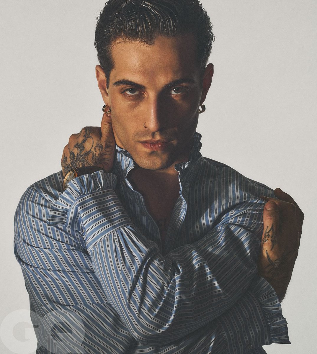 youngpeople_off's tweet image. Damiano David se lance en solo ! Après l’ascension fulgurante de #Måneskin, il dévoile « Funny Little Fears », son premier album. Nouveau style, nouvelle ère : le rockeur italien troque le cuir pour l’élégance, mais garde son audace. 🔥
#Eurovision