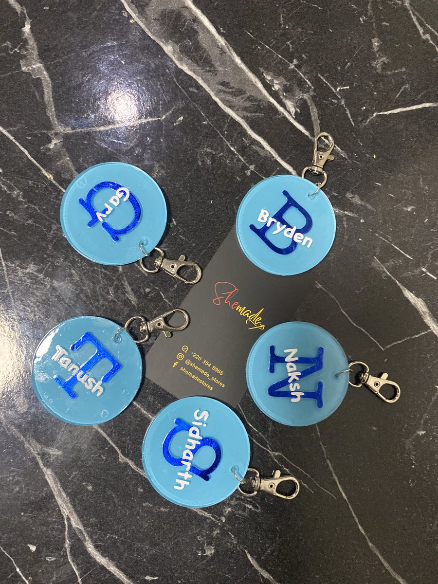 Party gift sets for the boys. Mugs and keychains.