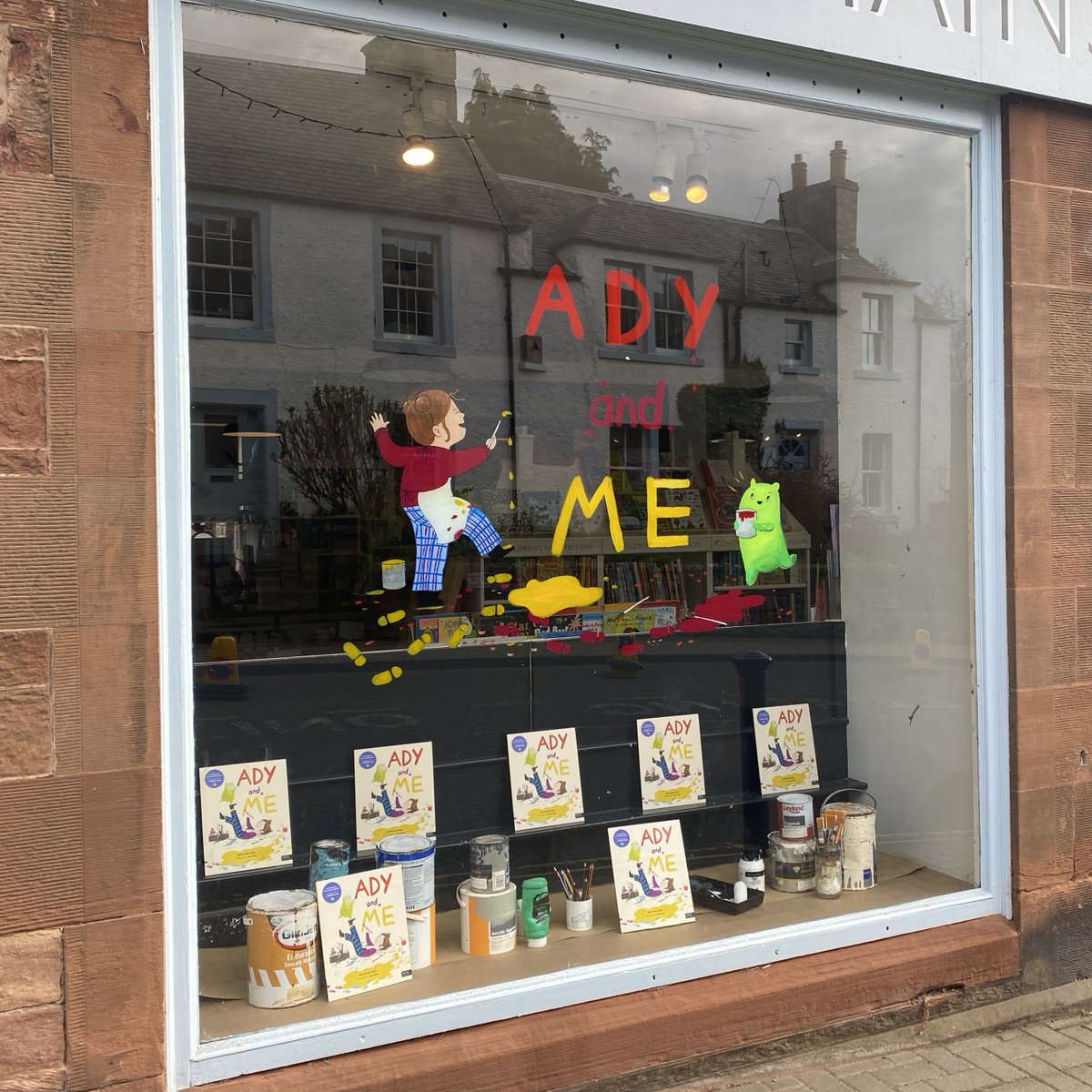 Illustrator <a href="/drawingsara/">Sara Rhys, illustrator</a> created a beautiful &amp; fun display at the shop to mark the publication of #AdyandMe' - a heart-warming new book by Richard &amp; Roxanne Pink (<a href="/ADHD_love_/">Rich & Rox • ADHD Love</a>)🖌💛

This brilliant story reminds us that ADHD isn’t something to hide - it’s something to celebrate!🌟