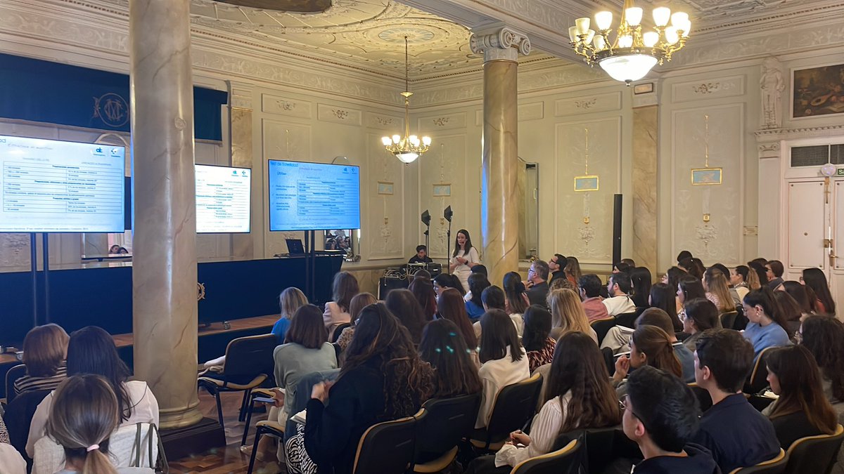 ApotecaFormacio's tweet photo. Dra Ana Riestra nos habla del control microbiologica que debemos hacer al preparar medicamentos estériles #cursoFTH https://t.co/9nhGagR9G2