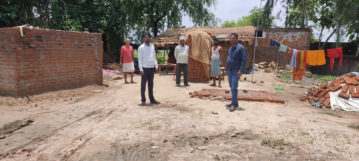 RssAbhishek9161's tweet photo. काली माता मन्दिर ग्राम पंचायत मदरसन पोस्ट बखरा जिला व तहसील देवरिया में काली माता मन्दिर परिसर में लोगों द्वारा कब्जा साफ कराने हेतु खाता संख्या 310क  @dmdeoria @SDMDeodar @myogiadityanath @narendramodi @CMOfficeUP @PMOIndia @shalabhmani https://t.co/p01F7em3Q4