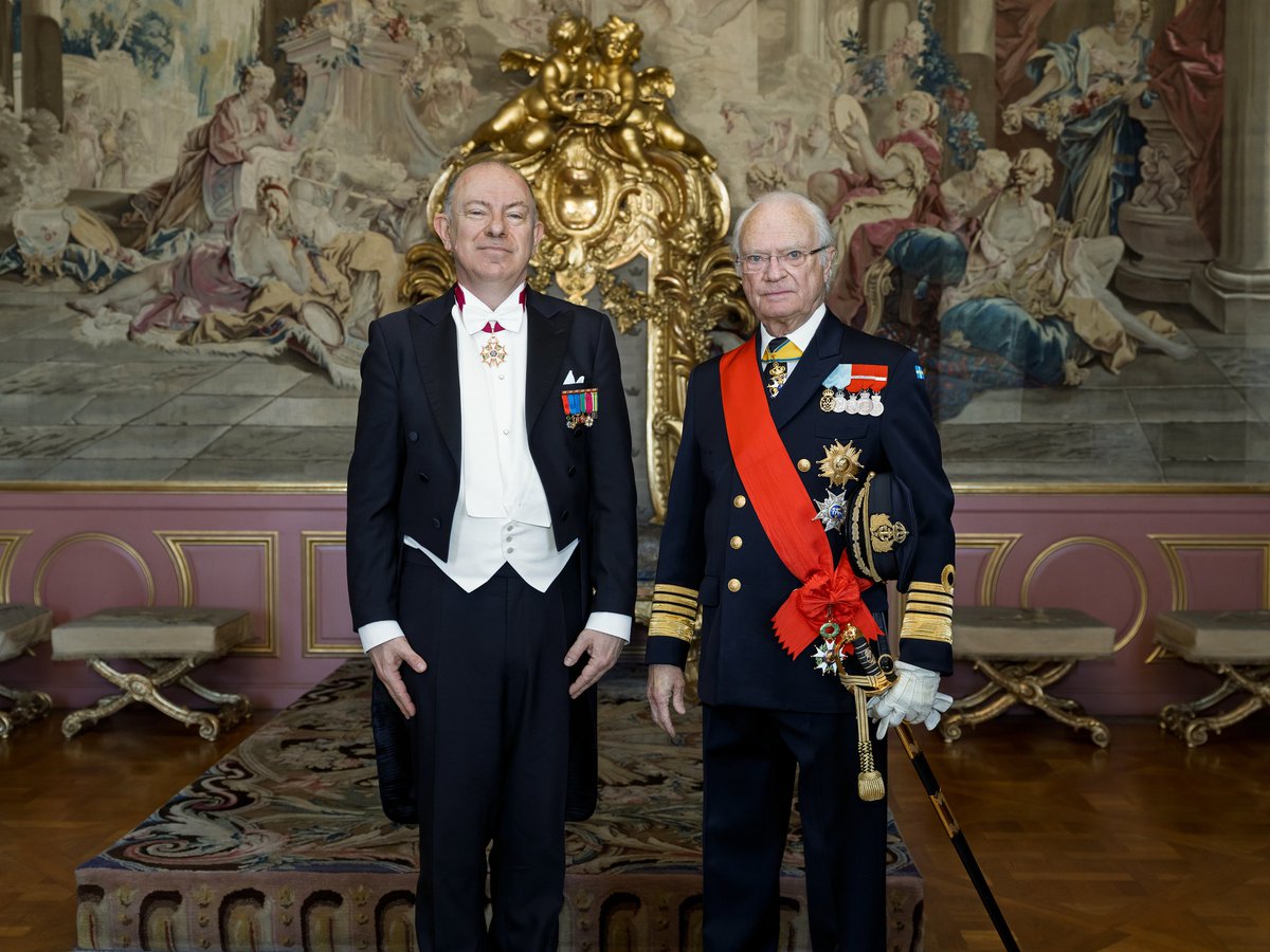 Yesterday, H.E. Mr Thierry Carlier, 🇨🇵 Ambassador to 🇸🇪, had the honour to present his credentials to His Majesty The King Carl XVI Gustaf.
<a href="/francediplo_EN/">France Diplomacy 🇫🇷🇪🇺</a> <a href="/CarlierThierr11/">Carlier Thierry</a> <a href="/IF_Suede/">Institut français de Suède</a> <a href="/Armees_Gouv/">Ministère des Armées</a> <a href="/FRDefenceSweden/">French defense attaché in SWEDEN</a> 

copyright The Royal Court of Sweden/photo: Lisa Raihle Rehbäck
