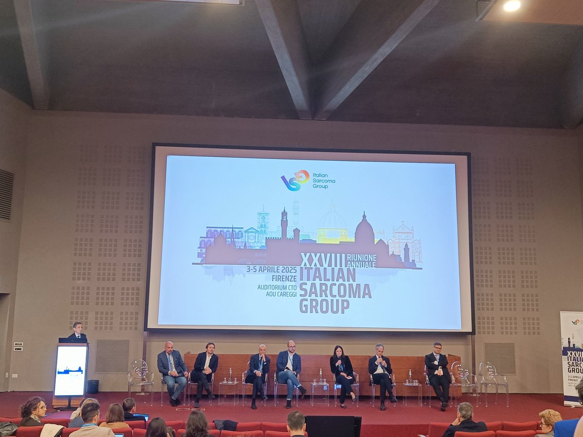 ItaSarcomaGroup's tweet image. Day 2 of #ISG2025 opened with a dynamic and constructive session on localized soft tissue #sarcomas.From ILP in limb sarcomas to pelvic surgery strategies, and a lively debate on preop pembrolizumab + RT in UPS &amp;amp; DDLPS G3, #ISG members engaged in a rich exchange of perspectives.