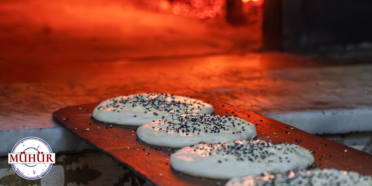 📍Mühür Ocakbaşı’nda taş fırından gelen sıcaklığı lezzet ile birleştirip masalarımıza servis ediyoruz. Size de bu keyifli lezzet yolcuğuna katılmak kalıyor.
📞+90 252 317 00 25
#Bodrum #MühürOcakbaşı #LezzetDurağı #LezzetinAdresi #LezzetGarantisi #LezzetSeçimi #BodrumLezzetleri