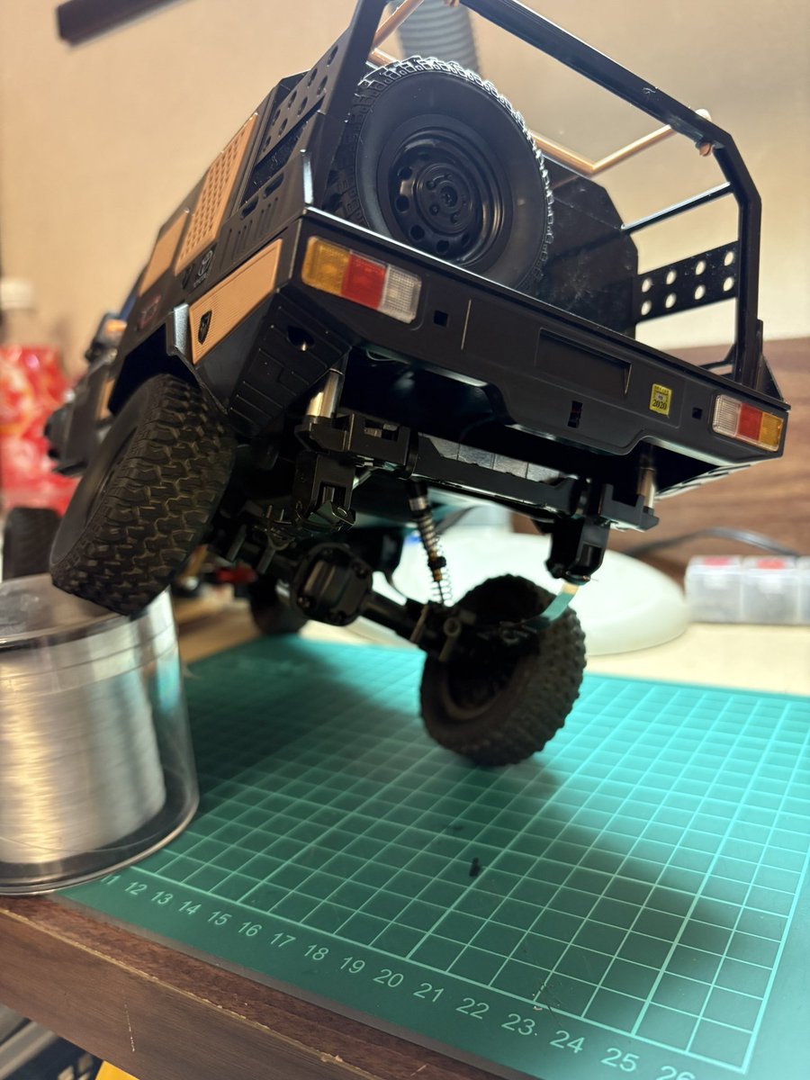 mk1919084's tweet photo. フロントショック位置変更とリアショックを何とか工夫して取り付け完了しました♪
フロントスムーズに動くけどもっと捻れて欲しい所🤔
リアは思い通りにいい感じ🤭

#mn82
#mn82s https://t.co/jH7GepU7xi