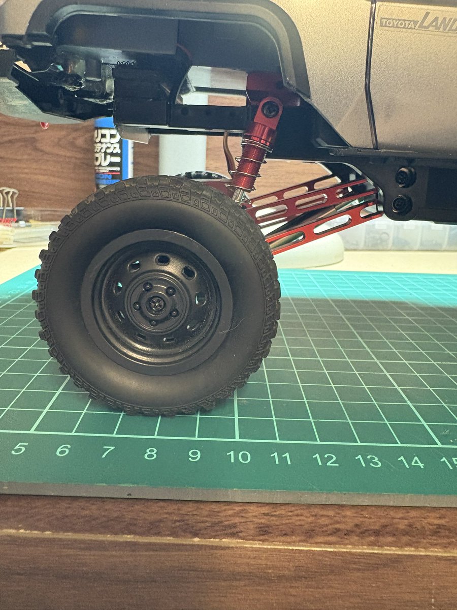 mk1919084's tweet photo. フロントショック位置変更とリアショックを何とか工夫して取り付け完了しました♪
フロントスムーズに動くけどもっと捻れて欲しい所🤔
リアは思い通りにいい感じ🤭

#mn82
#mn82s https://t.co/jH7GepU7xi