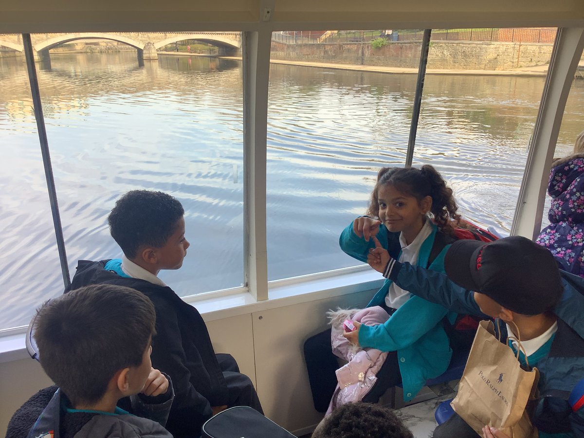 Year 3 and Jackson have set off on their boat ride along the River Medway @Kentishlady, extending their Geography Learning. #GeographyatDelce <a href="/ipat/">ipat</a>