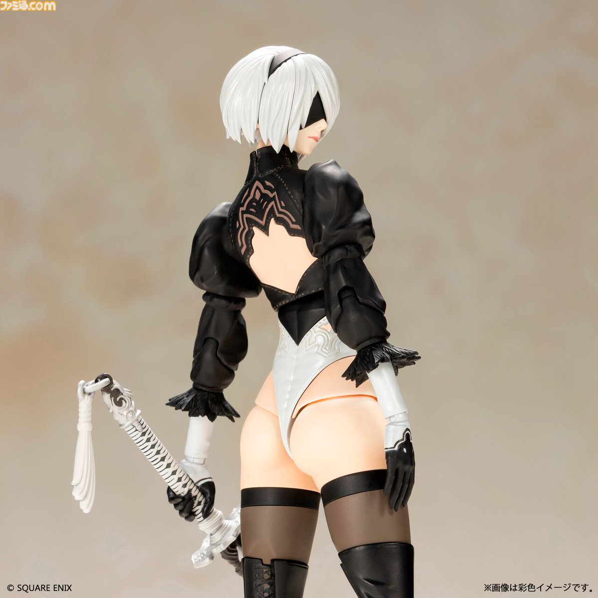 famitsu's tweet photo. 『ニーア オートマタ』2B（ヨルハ二号B型）のプラモデルが9月に発売決定
https://t.co/csv3p5izCT

ゲーム内の3Dモデル準拠としたデザイン。白の契約、白の約定、スカート刺繍のデカール、可動仕様のポッドが付属するほか、自爆モードも再現可能。

#NieR #ニーア https://t.co/1DSYWfLXvV