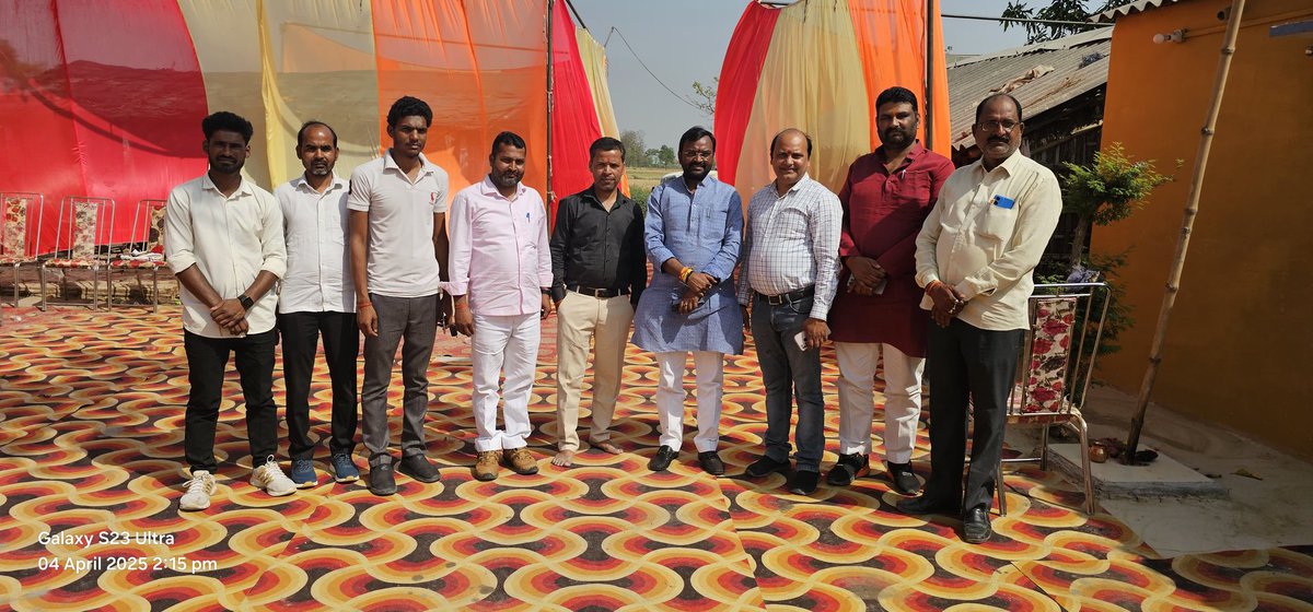 FulbadanKushwa5's tweet image. #द #कुशीनगर #समाचार के सफलतम 11 वर्ष पूर्ण होने के शुभ अवसर पर नवीन कार्यालय के उद्घाटन कार्यक्रम में सम्मिलित होकर श्री संदीप मिश्र जी व उनकी पूरी टीम को अपनी शुभकामनाएं प्रेषित किया।