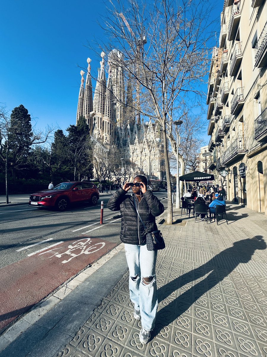 310faive's tweet image. Stopped By again 🙈.. Still feel same way about Gaudi and his Mastery 🥰. Barcelona is gradually becoming one of my favorite European cities 😁