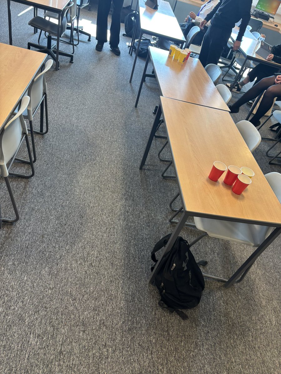 Higher Admin spent their last period in class yesterday playing revision pong! Pupils had lots of fun and it was a great way to get some of the main concepts to stick before exam leave! 🏓🏆