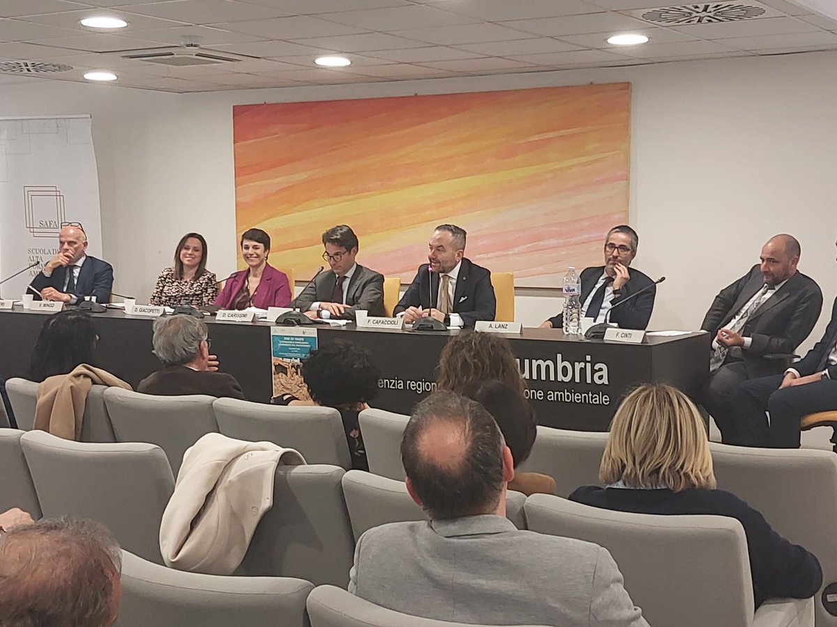 Ieri al Convegno END OF WASTE COSTRUZIONI E DEMOLIZIONI organizzato da <a href="/arpaumbria/">Arpa Umbria</a> in collaborazione con il <a href="/MASE_IT/">Ministero Ambiente e Sicurezza Energetica</a> 
#Unem ha posto l'attenzione sul rapporto tra end of waste e siti in bonifica e sulla necessità di promuovere il recupero delle terre da siti in bonifica