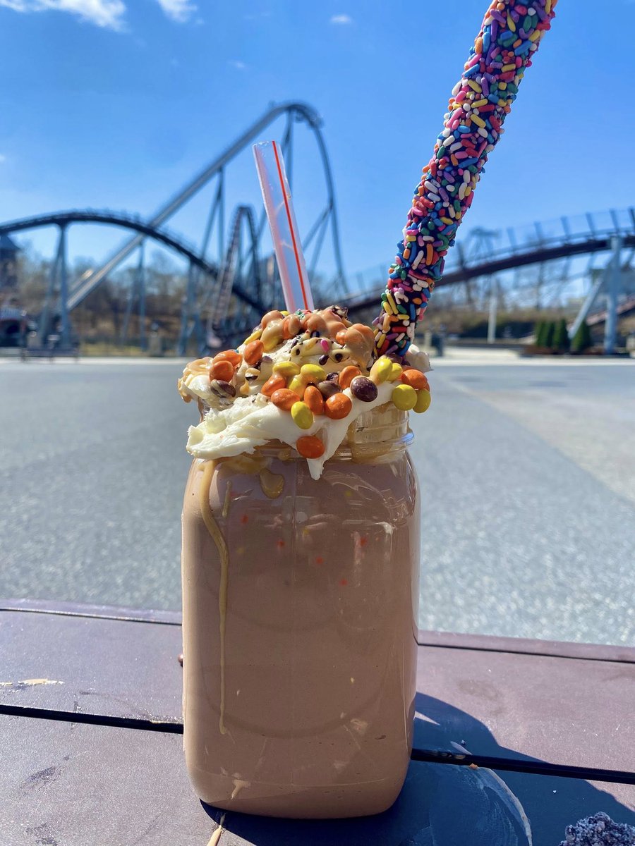 Happy Friday! Tune in to FOX43.com/watch to see who made the best king size shake at <a href="/Hersheypark/">Hersheypark</a> ! You can get one too, tomorrow when Spring Weekends kick off! <a href="/SedonaMeadows/">Sedona Meadows</a> 🥤🍫🌷