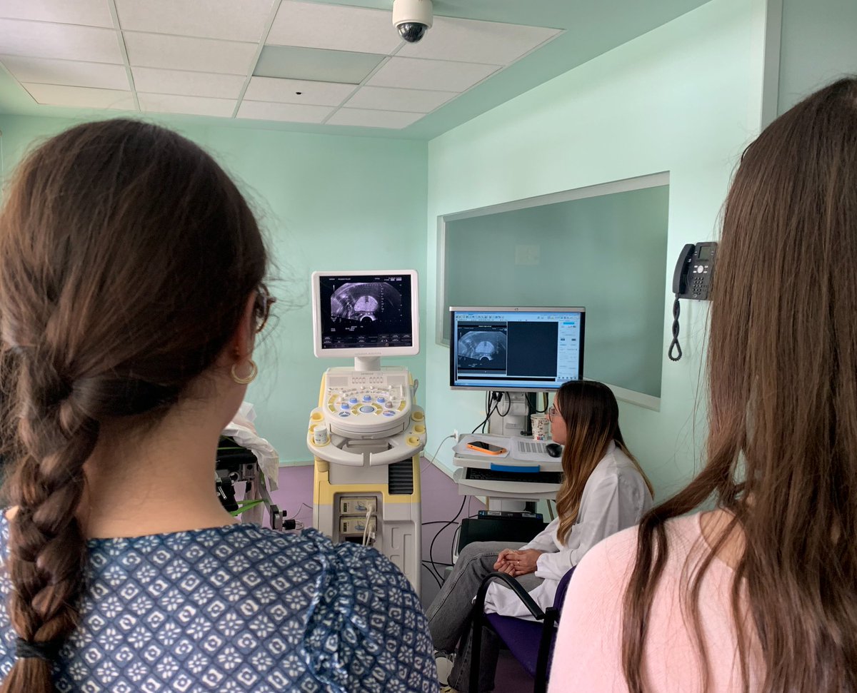 HvV (@hvvaldecilla) on Twitter photo 🏥Oncología Radioterápica del <a href="/HUnivValdecilla/">Hospital Universitario Marqués de Valdecilla</a> recibe 🧑🎓🧑🎓de Biomedicina de la <a href="/unican/">Universidad de Cantabria</a>; han podido conocer procedimientos de braquiterapia prostática. Una gran oportunidad para acercar la práctica clínica a los futuros investigadores y profesionales biomédicos.
#SomosValdecilla 🏥Oncología Radioterápica del <a href="/HUnivValdecilla/">Hospital Universitario Marqués de Valdecilla</a> recibe 🧑🎓🧑🎓de Biomedicina de la <a href="/unican/">Universidad de Cantabria</a>; han podido conocer procedimientos de braquiterapia prostática. Una gran oportunidad para acercar la práctica clínica a los futuros investigadores y profesionales biomédicos.
#SomosValdecilla