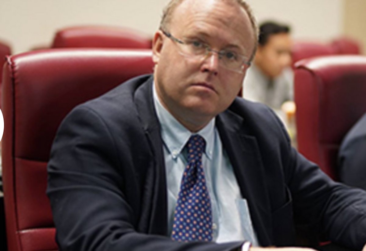 pattaya_now's tweet image. Американский ученый обвиняется в Таиланде в оскорблении монарха за лекцию о военных! 🇹🇭⚖️ Ему грозит до 15 лет тюрьмы. Это удар по свободе слова? Подробнее: pattayapeople.ru/news/us-thai-r… #Таиланд #СвободаСлова #Монархия