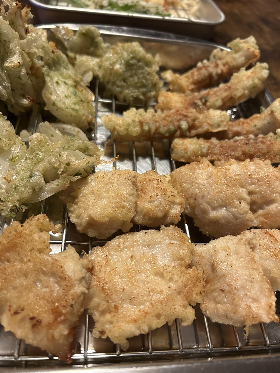 oyajipowers's tweet image. お疲れ様〜！天ぷらで一献🍤　キッチンで揚げたてをいただく幸せ💛
#tenpura #tasty #lovebeer #beer🍻 #お疲れ様ビール #キッチンで #天ぷら