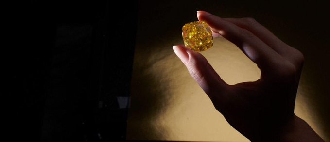 ferozwala's tweet image. Historic brilliance!   

The world’s biggest diamond producer, #Alrosa, has finished cutting the largest diamond ever found in #Russia — marking a dazzling milestone in the country&apos;s gem industry