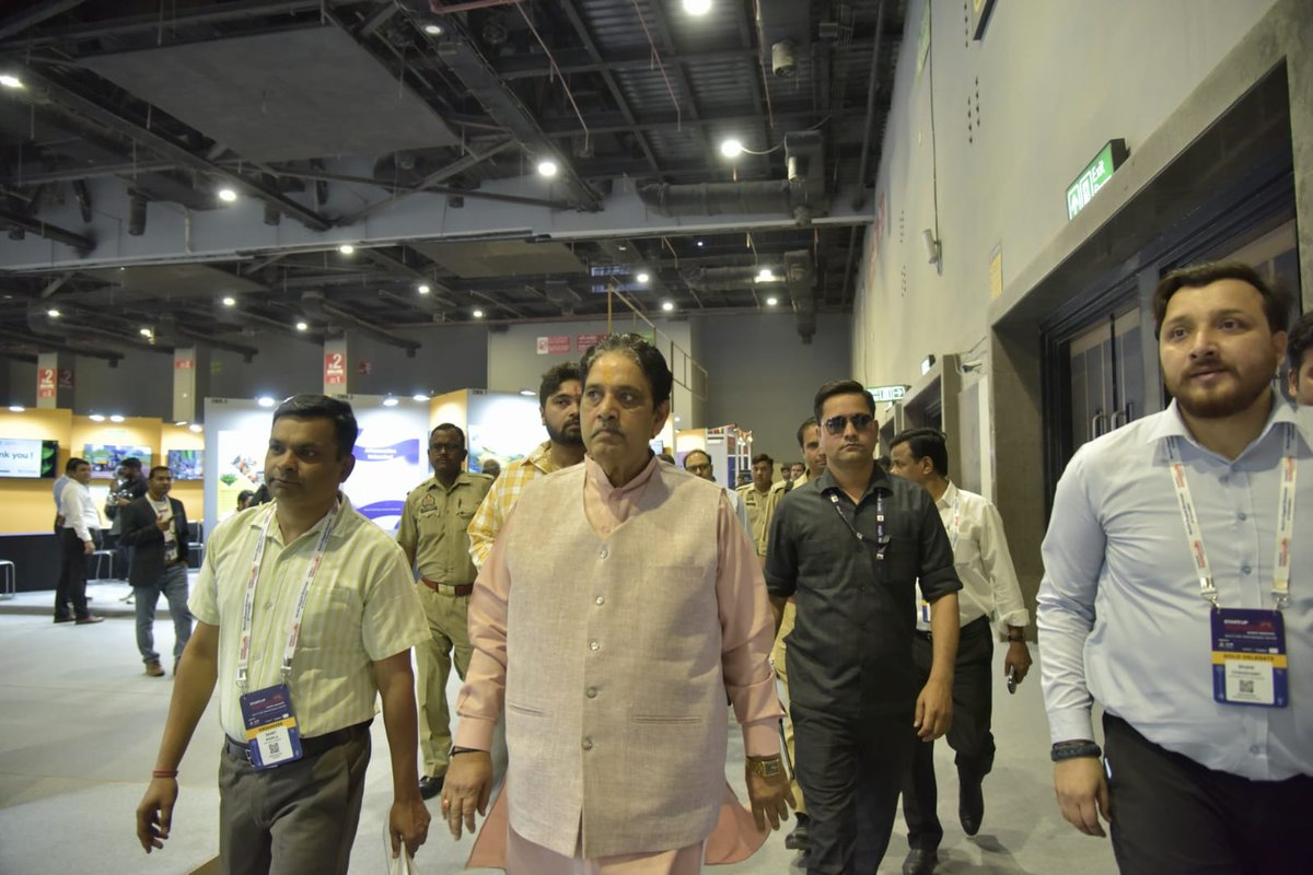 🚀 Uttar Pradesh makes a strong mark at #StartupMahakumbh2025!

Hon'ble Minister Shri Sunil Kumar Sharma led the charge, highlighting UP’s commitment to a global, innovation-driven startup ecosystem. 🌍

#UPforStartups #InvestInUP #StartupIndia #GlobalInnovation