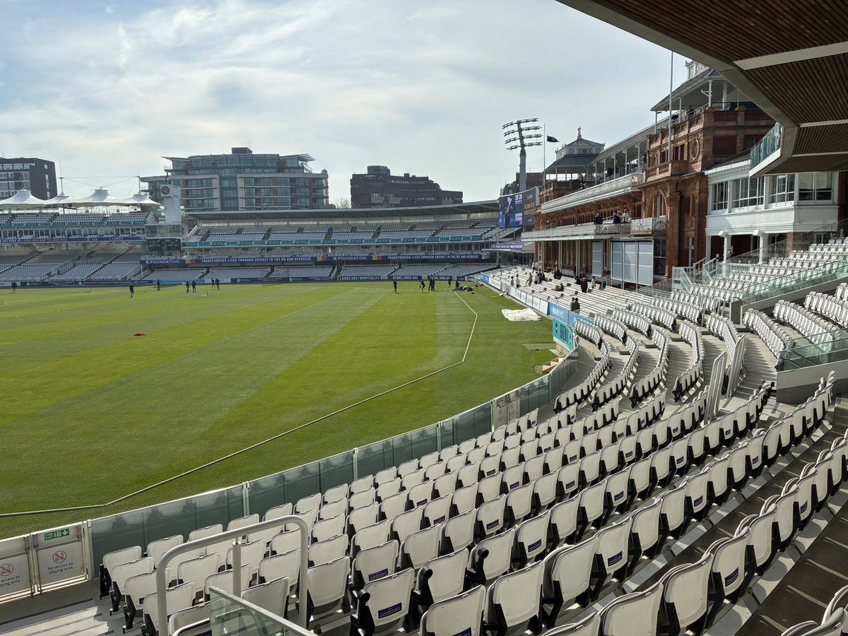 27th season of cricket starts today…. <a href="/HomeOfCricket/">Lord's Cricket Ground</a> <a href="/Middlesex_CCC/">Middlesex Cricket</a> <a href="/lancscricket/">Lancashire Cricket Men</a> 
Lancashire won toss and field …